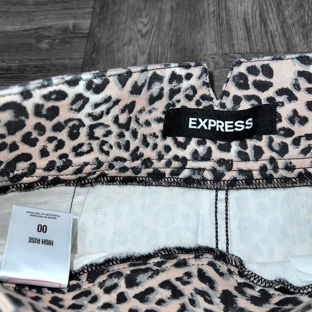 NEW Express Hi Rise Leopard Print Skirt Size 00 (fits like a 4) - Picture 4 of 4